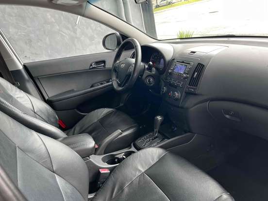 HYUNDAI-I30 CW-2.0 MPFI GLS 16V GASOLINA 4P AUTOMÁTICO HYUNDAI-I30 CW-2010