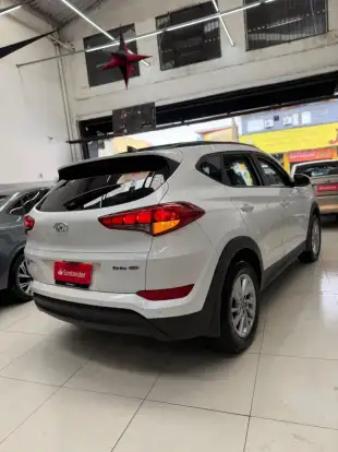HYUNDAI-TUCSON-2021