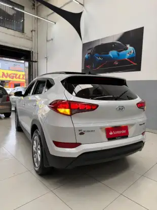 HYUNDAI-TUCSON-2021