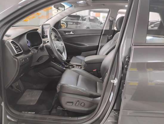 HYUNDAI-TUCSON-2023