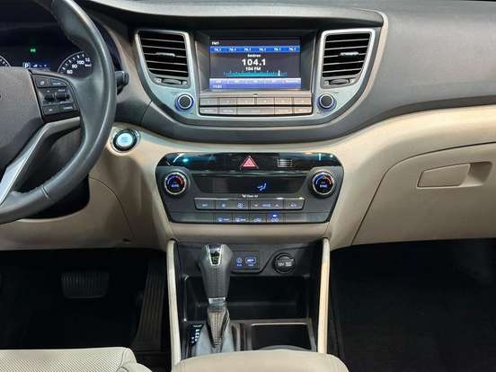 HYUNDAI-TUCSON-2021