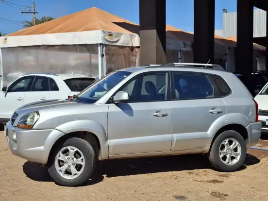 HYUNDAI-TUCSON-2.0 MPFI GLS 16V 143CV 2WD FLEX 4P AUTOMÁTICO HYUNDAI-TUCSON-2013