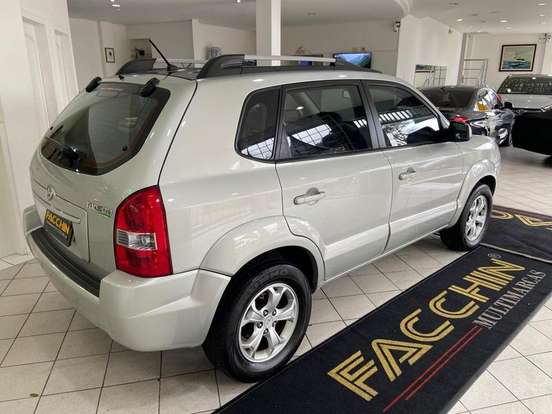 HYUNDAI-TUCSON-2012