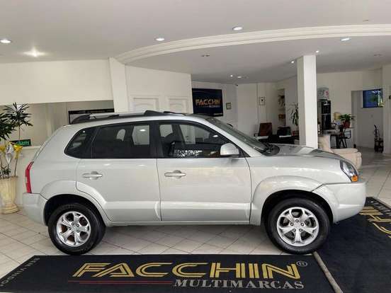 HYUNDAI-TUCSON-2012
