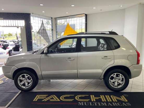 HYUNDAI-TUCSON-2012