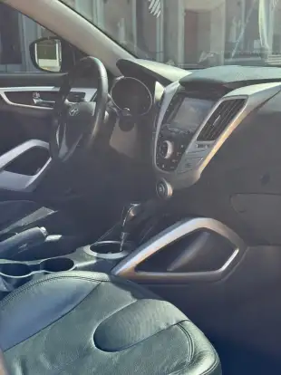 HYUNDAI-VELOSTER-2011
