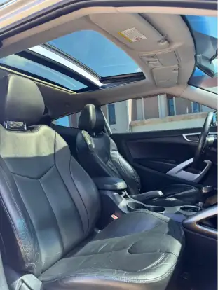 HYUNDAI-VELOSTER-2011