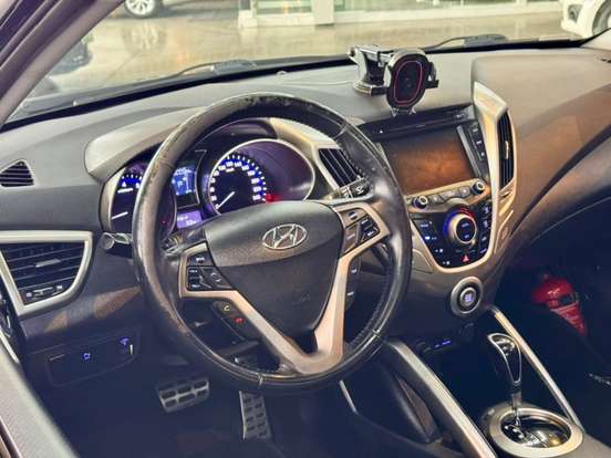 HYUNDAI-VELOSTER-2012