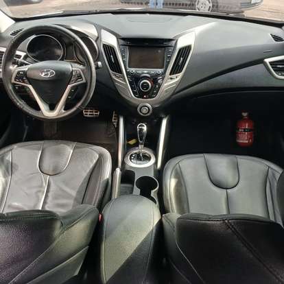 HYUNDAI-VELOSTER-2011