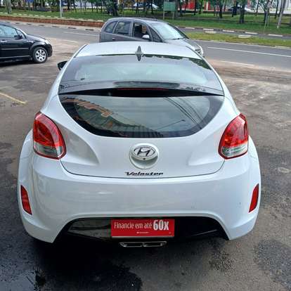 HYUNDAI-VELOSTER-2011