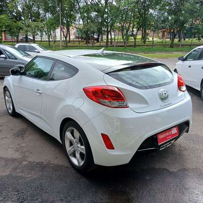 HYUNDAI-VELOSTER-2011