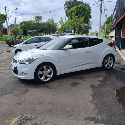 HYUNDAI-VELOSTER-2011