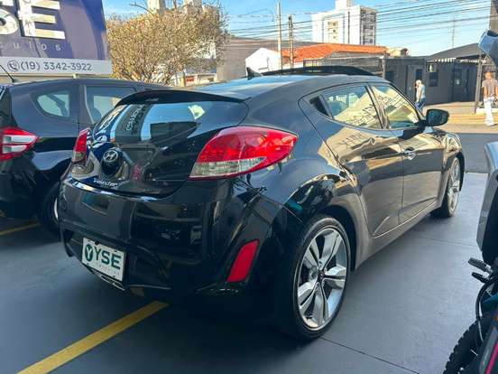 HYUNDAI-VELOSTER-2012