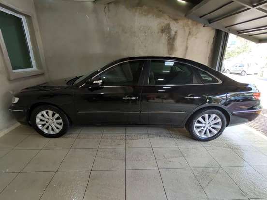 HYUNDAI-AZERA-2008