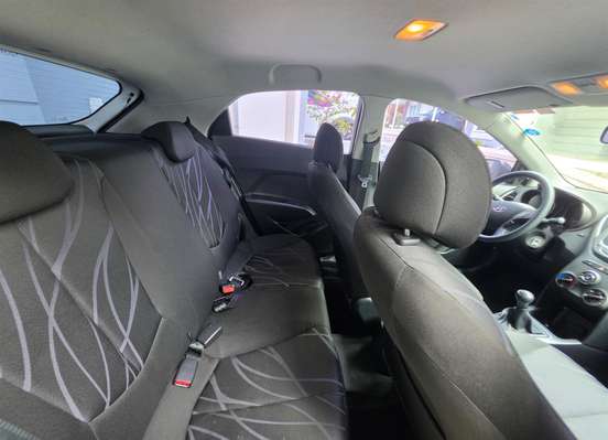 HYUNDAI-HB20-2013