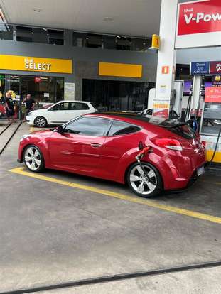 HYUNDAI-VELOSTER-2012