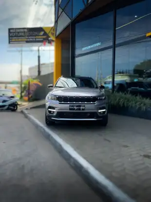 JEEP-COMMANDER-2023