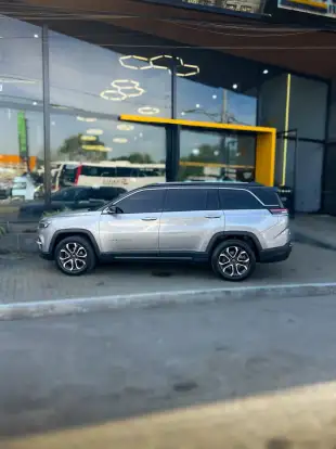 JEEP-COMMANDER-2023