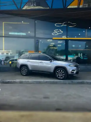 JEEP-COMMANDER-2023