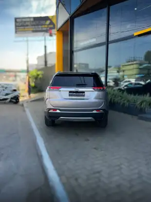 JEEP-COMMANDER-2023
