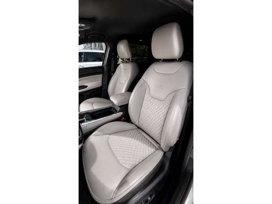 JEEP-COMMANDER-2023