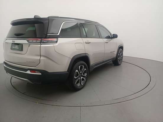 JEEP-COMMANDER-2024