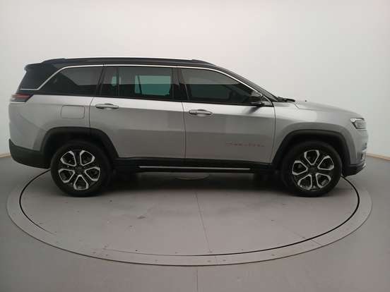 JEEP-COMMANDER-2024