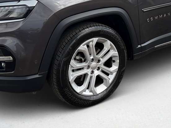 JEEP-COMMANDER-2024