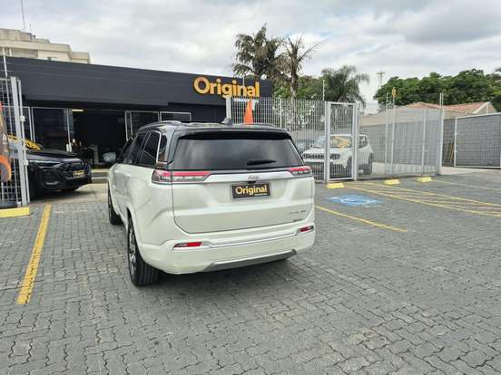 JEEP-COMMANDER-2023
