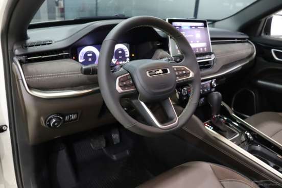 JEEP-COMMANDER-2025