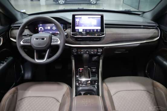 JEEP-COMMANDER-1.3 T270 TURBO FLEX OVERLAND AT6 JEEP-COMMANDER-2025