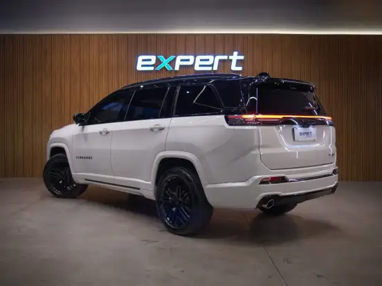 JEEP-COMMANDER-2.0 HURRICANE 4 TURBO GASOLINA BLACKHAWK AT9 JEEP-COMMANDER-2025
