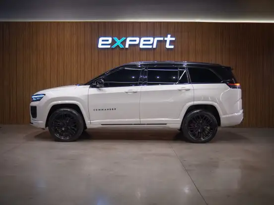 JEEP-COMMANDER-2.0 HURRICANE 4 TURBO GASOLINA BLACKHAWK AT9 JEEP-COMMANDER-2025
