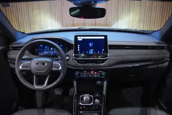 JEEP-COMMANDER-2025