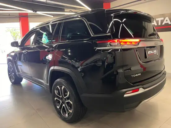 JEEP-COMMANDER-2023