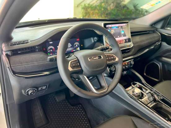 JEEP-COMMANDER-2.0 HURRICANE 4 TURBO GASOLINA BLACKHAWK AT9 JEEP-COMMANDER-2025