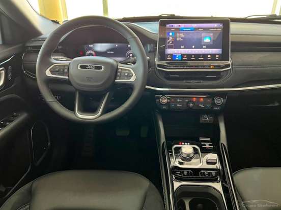 JEEP-COMMANDER-2025