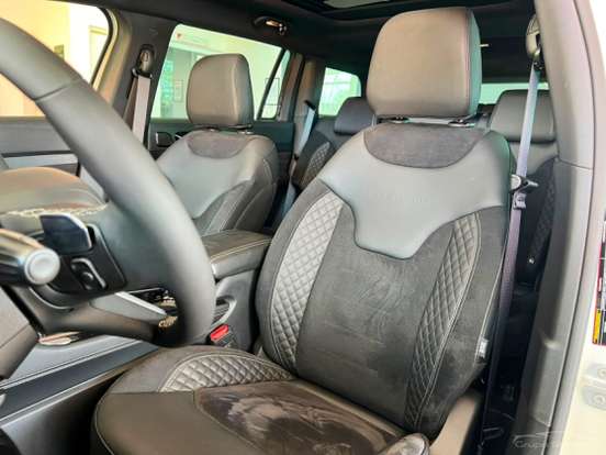 JEEP-COMMANDER-2025