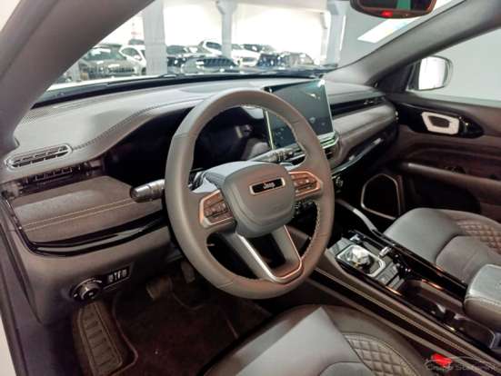 JEEP-COMMANDER-2.0 HURRICANE 4 TURBO GASOLINA BLACKHAWK AT9 JEEP-COMMANDER-2025