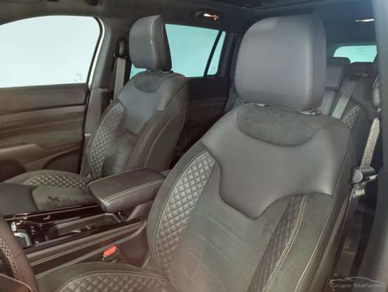 JEEP-COMMANDER-2.0 HURRICANE 4 TURBO GASOLINA BLACKHAWK AT9 JEEP-COMMANDER-2025