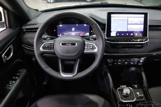 JEEP-COMMANDER-2025