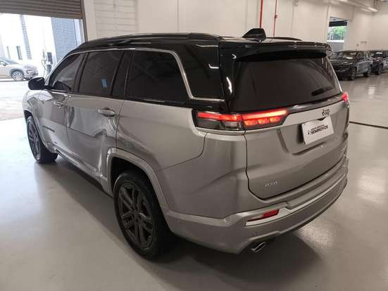 JEEP-COMMANDER-2.0 HURRICANE 4 TURBO GASOLINA BLACKHAWK AT9 JEEP-COMMANDER-2025