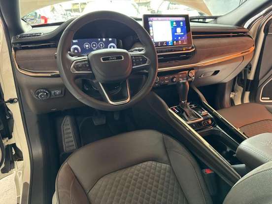JEEP-COMMANDER-2024
