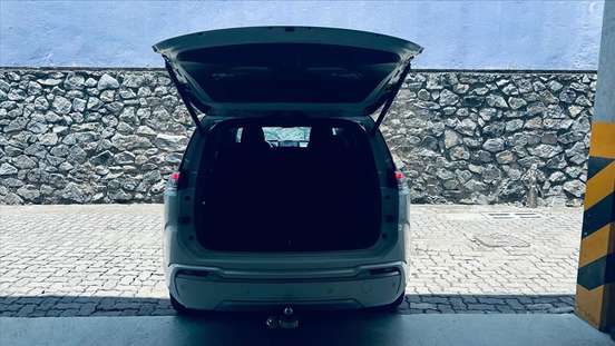 JEEP-COMMANDER-2021