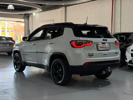 JEEP-COMPASS-2.0 16V DIESEL NIGHT EAGLE 4X4 AUTOMÁTICO JEEP-COMPASS-2018