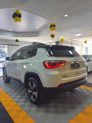 JEEP-COMPASS-2.0 16V DIESEL LONGITUDE 4X4 AUTOMÁTICO JEEP-COMPASS-2018