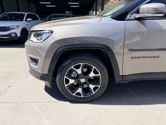 JEEP-COMPASS-2.0 16V FLEX LIMITED AUTOMÁTICO JEEP-COMPASS-2017