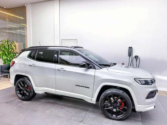 JEEP-COMPASS-2.0 HURRICANE 4 TURBO GASOLINA BLACKHAWK AT9 JEEP-COMPASS-2024