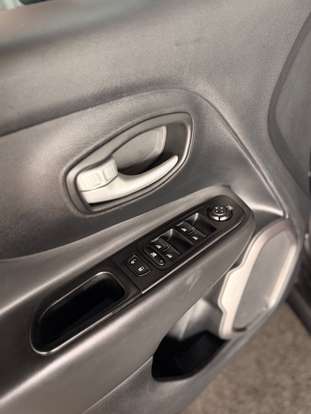 JEEP-RENEGADE-2025