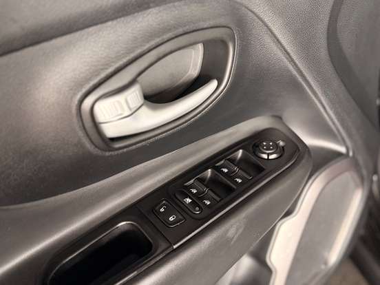 JEEP-RENEGADE-1.3 T270 TURBO FLEX LONGITUDE AT6 JEEP-RENEGADE-2025